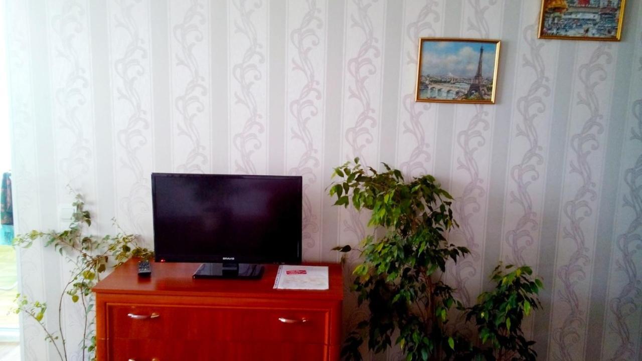 Apartment On Prospekt Peremogi Chernihiv Exterior photo